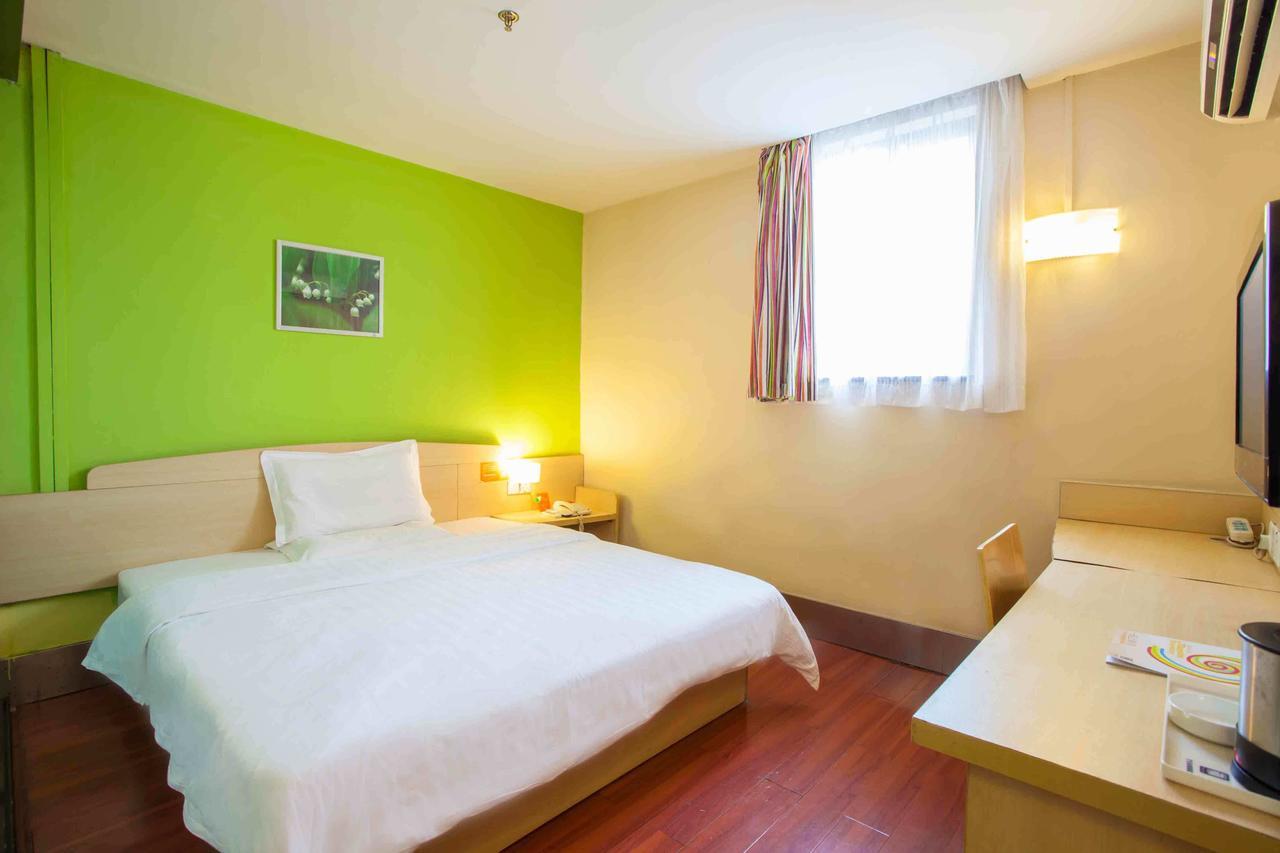 7Days Inn Wuhan Airport Panlong City エクステリア 写真