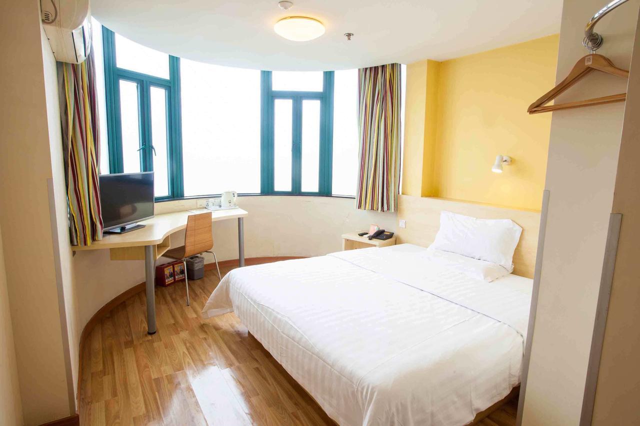7Days Inn Wuhan Airport Panlong City エクステリア 写真