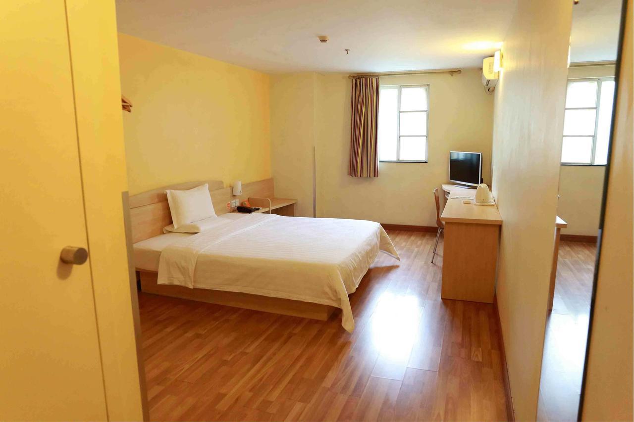 7Days Inn Wuhan Airport Panlong City エクステリア 写真