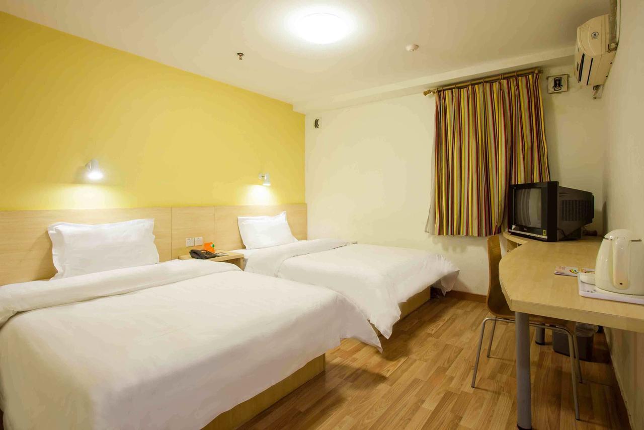7Days Inn Wuhan Airport Panlong City エクステリア 写真