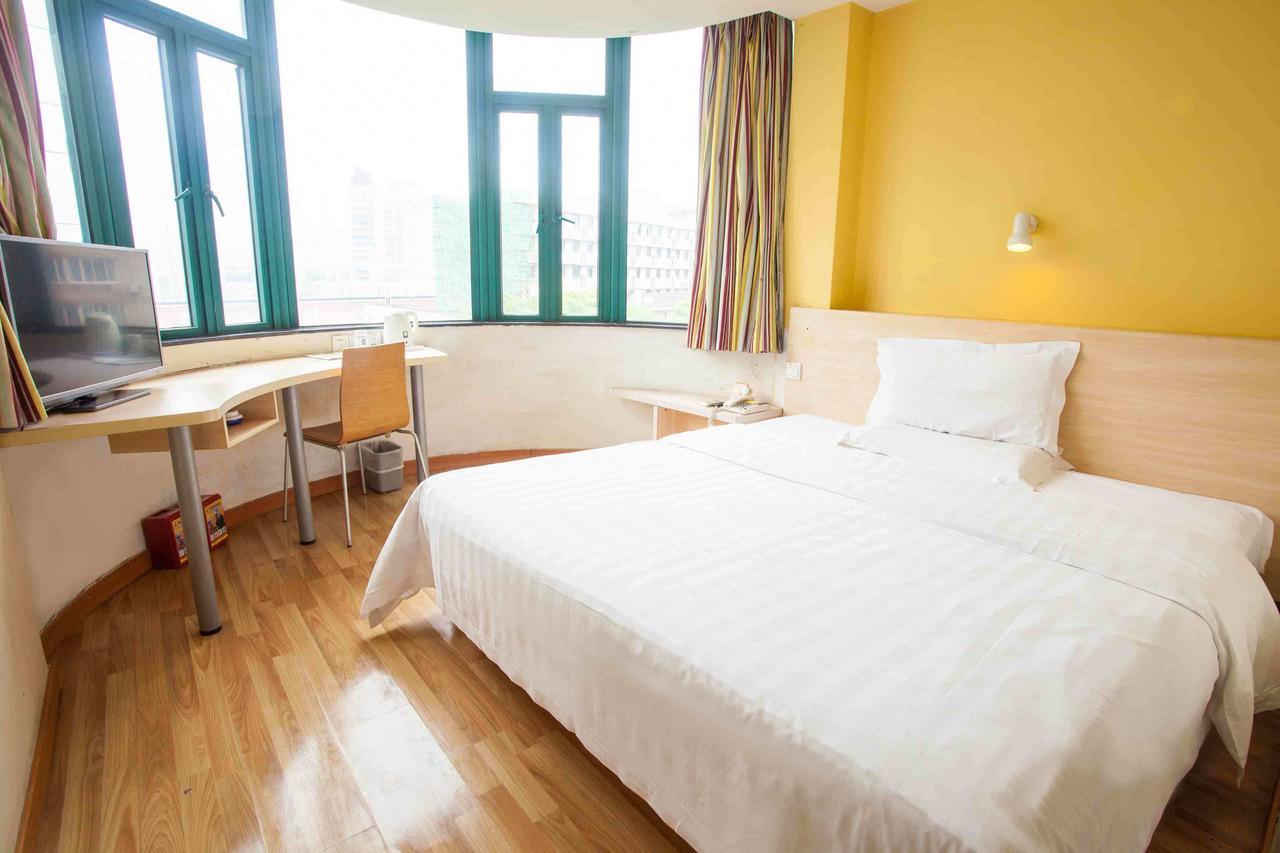 7Days Inn Wuhan Airport Panlong City エクステリア 写真